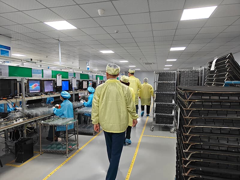 International client touring our Shenzhen PCB factory — visit 3