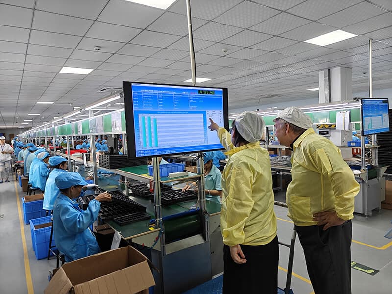 International client touring our Shenzhen PCB factory — visit 4